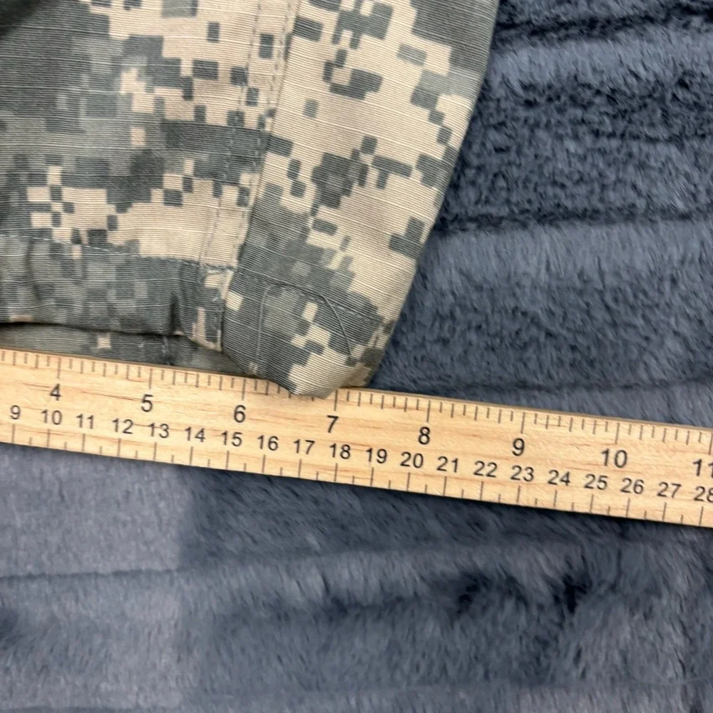 Propper International ACU Army Combat Uniform Digital Camo Cargo Pants Med Short